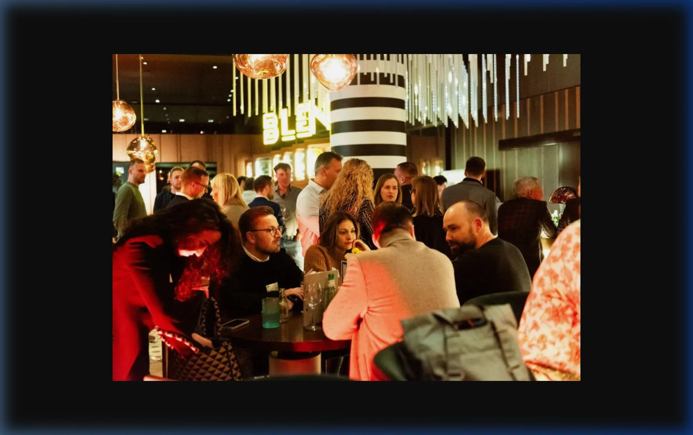 Atmosphäre bei der Überstunde Berlin